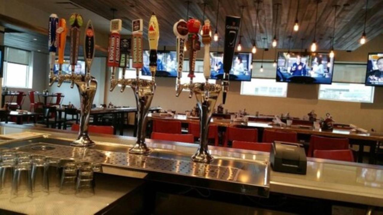 Holiday Inn Omaha Downtown - Waterpark By Ihg Ngoại thất bức ảnh