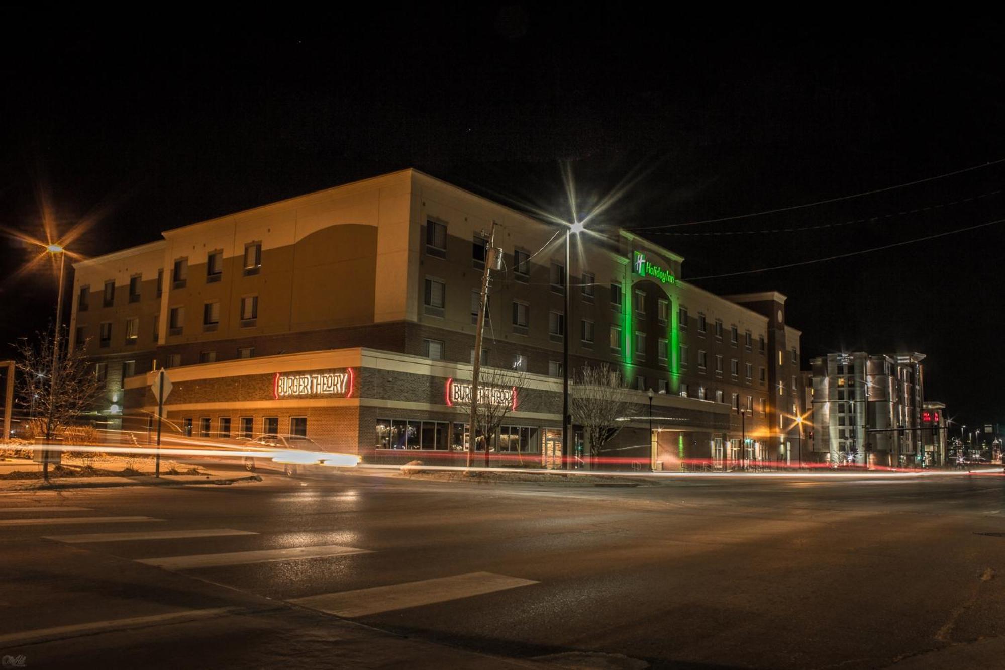 Holiday Inn Omaha Downtown - Waterpark By Ihg Ngoại thất bức ảnh